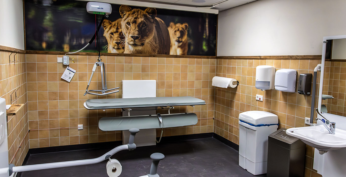 Safaripark Beekse Bergen trots op toilet voor bezoekers met ernstige beperking